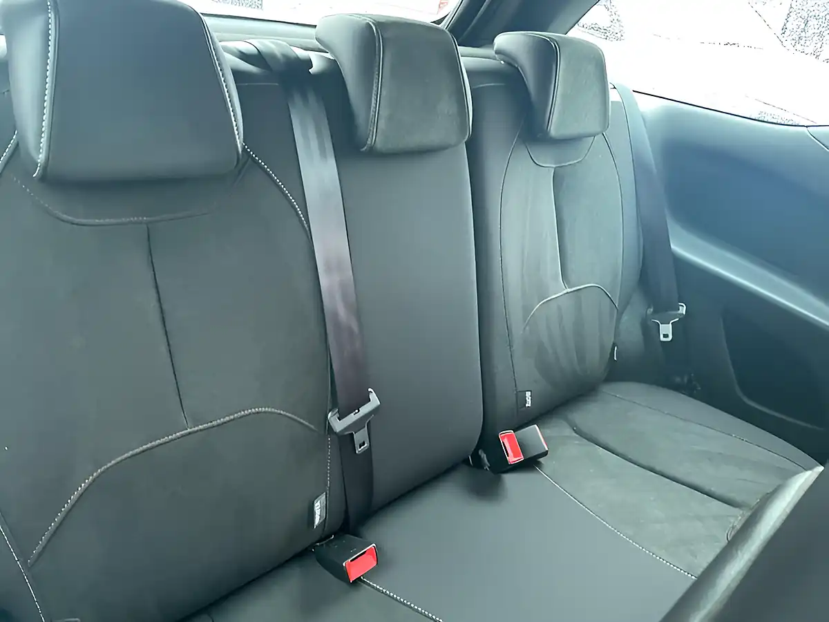 Used 2017 DS DS 3 Performance Line White - Interior and Exterior details 16