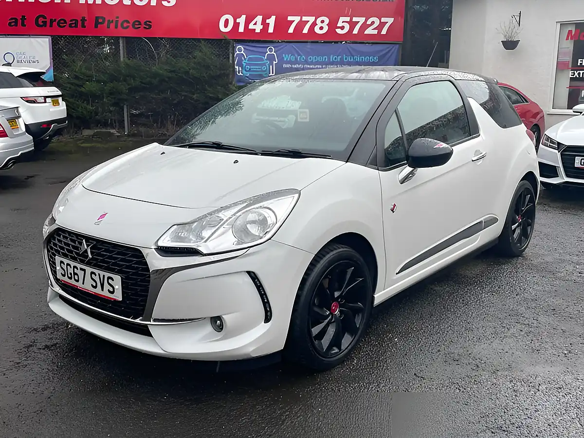 Used 2017 DS DS 3 Performance Line White - Interior and Exterior details 4