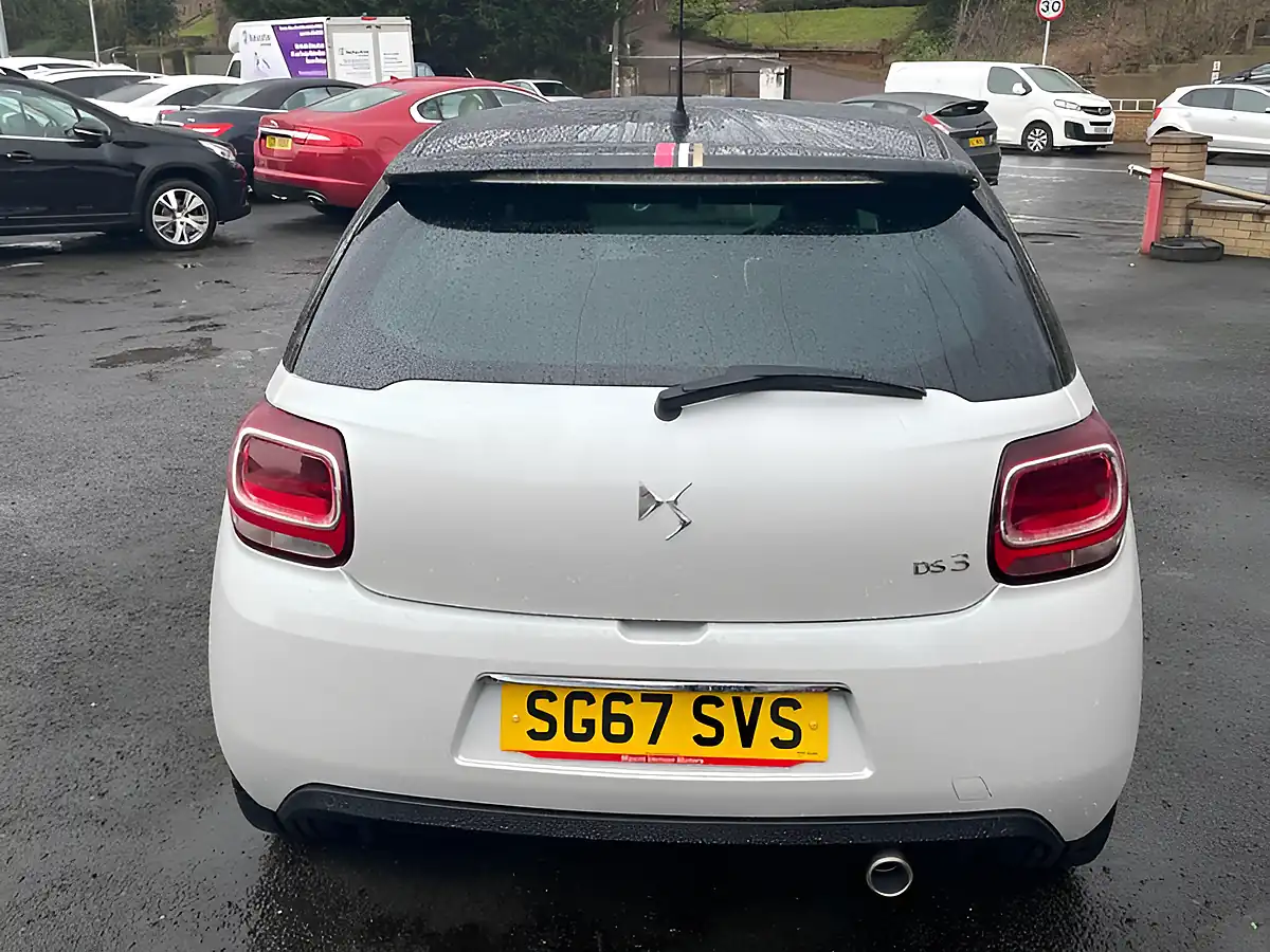 Used 2017 DS DS 3 Performance Line White - Interior and Exterior details 7