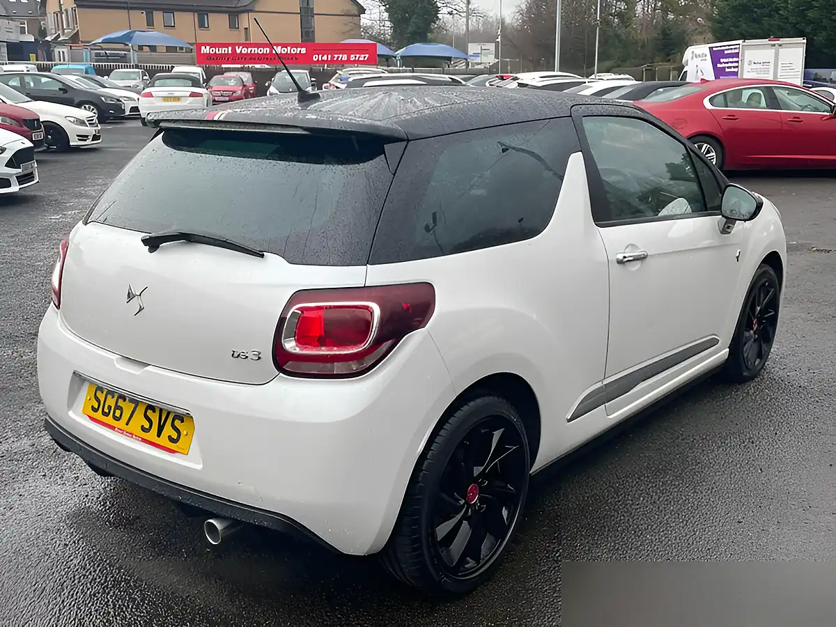 Used 2017 DS DS 3 Performance Line White - Interior and Exterior details 8