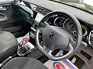 Used 2017 DS DS 3 Performance Line Yellow - Interior and Exterior details 11