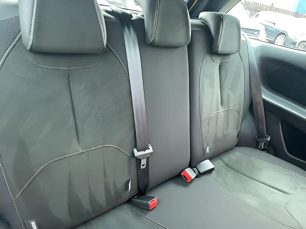 Used 2017 DS DS 3 Performance Line Yellow - Interior and Exterior details 15