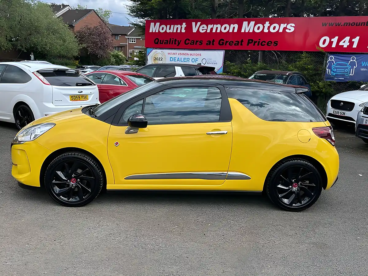 Used 2017 DS DS 3 Performance Line Yellow - Interior and Exterior details 5