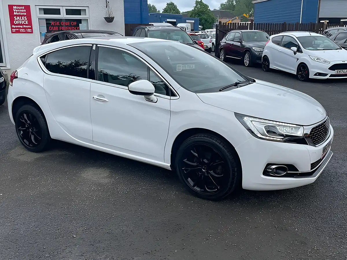 Used 2017 DS DS 4 Prestige White - Interior and Exterior details 10