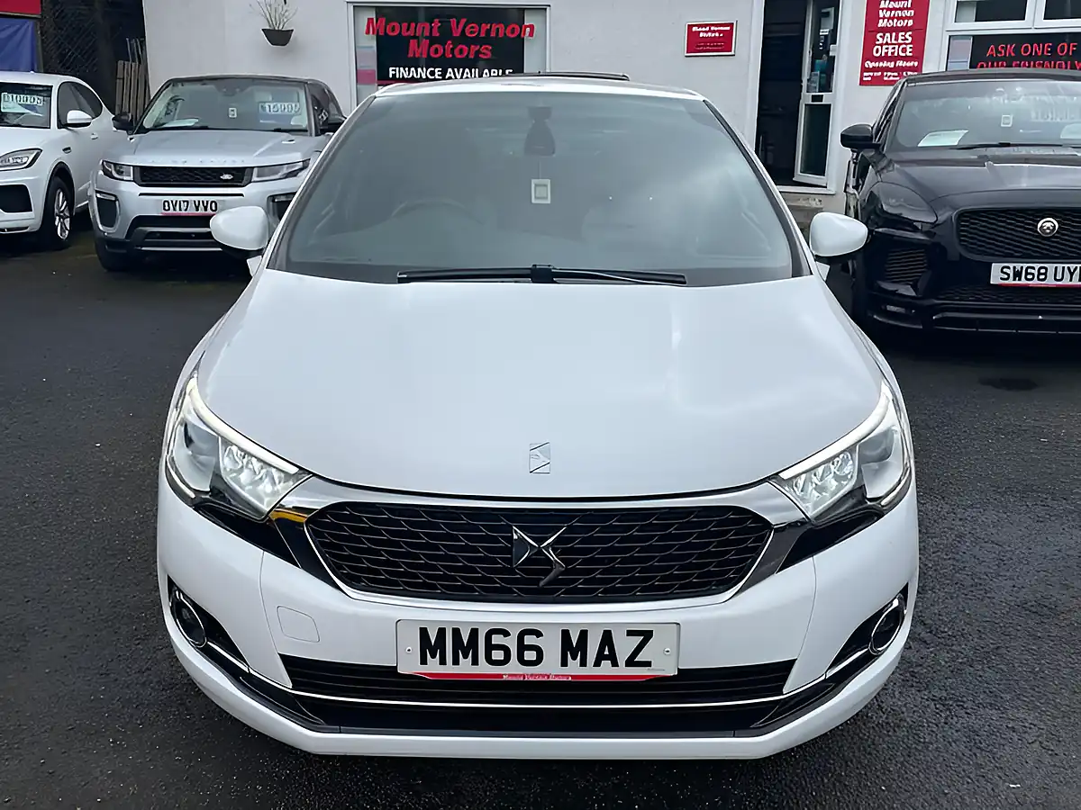 Used 2017 DS DS 4 Prestige White - Interior and Exterior details 11