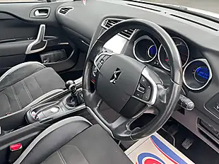Used 2017 DS DS 4 Prestige White - Interior and Exterior details 12