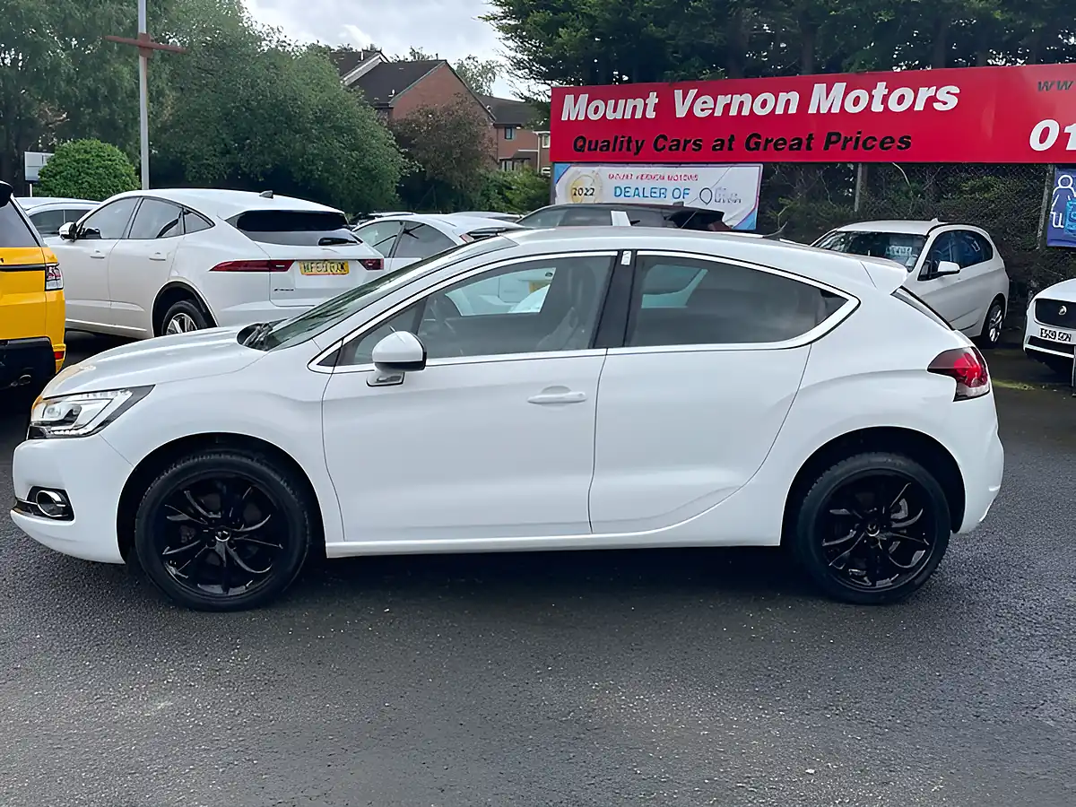 Used 2017 DS DS 4 Prestige White - Interior and Exterior details 5