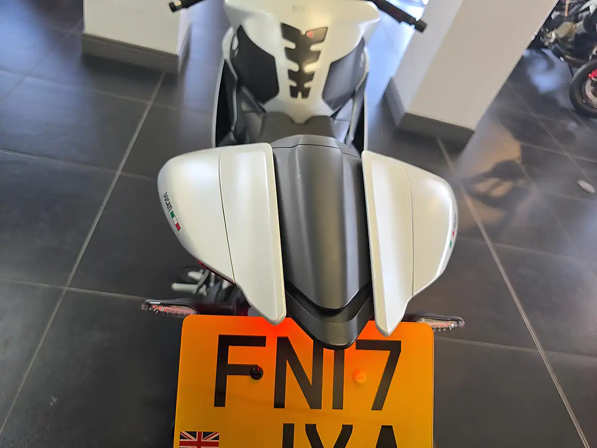 Used 2017 Ducati 959 Panigale White - Interior and Exterior details 12