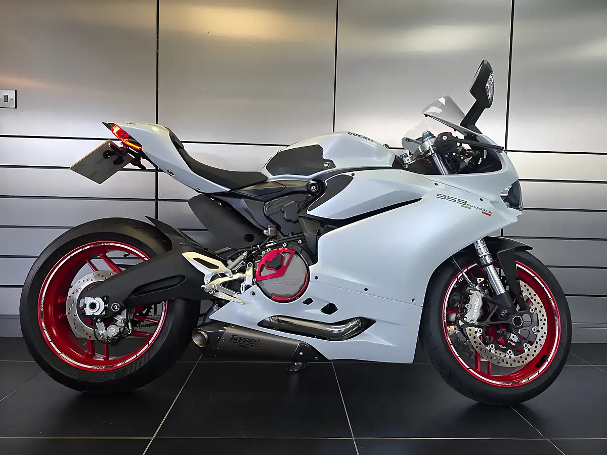 Used 2017 Ducati 959 Panigale White - Interior and Exterior details 2