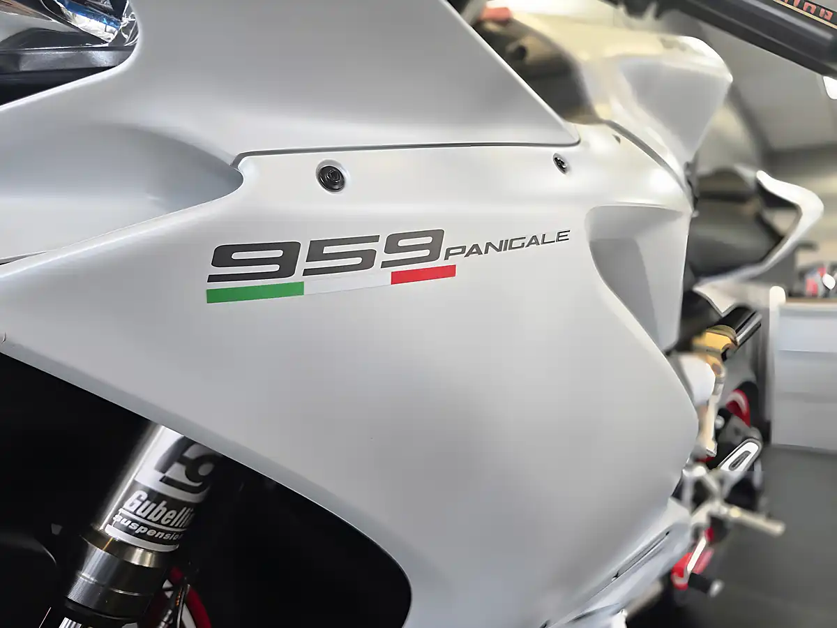 Used 2017 Ducati 959 Panigale White - Interior and Exterior details 20