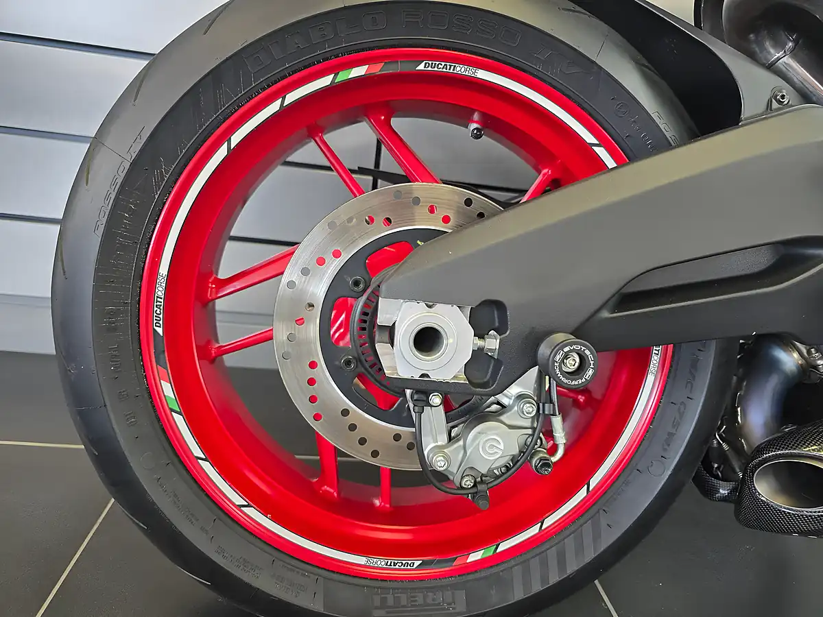 Used 2017 Ducati 959 Panigale White - Interior and Exterior details 9