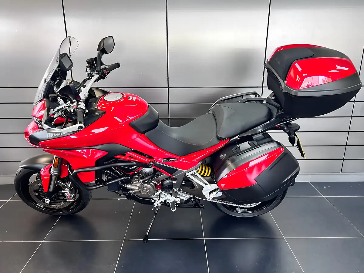 Used 2017 Ducati Multistrada 1200 S Touring Red - Interior and Exterior details 4
