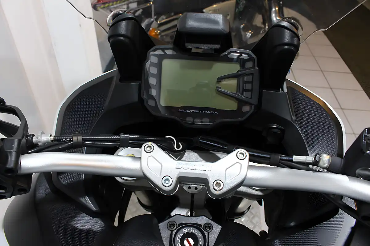 Used 2017 Ducati Multistrada 950 T White - Interior and Exterior details 8