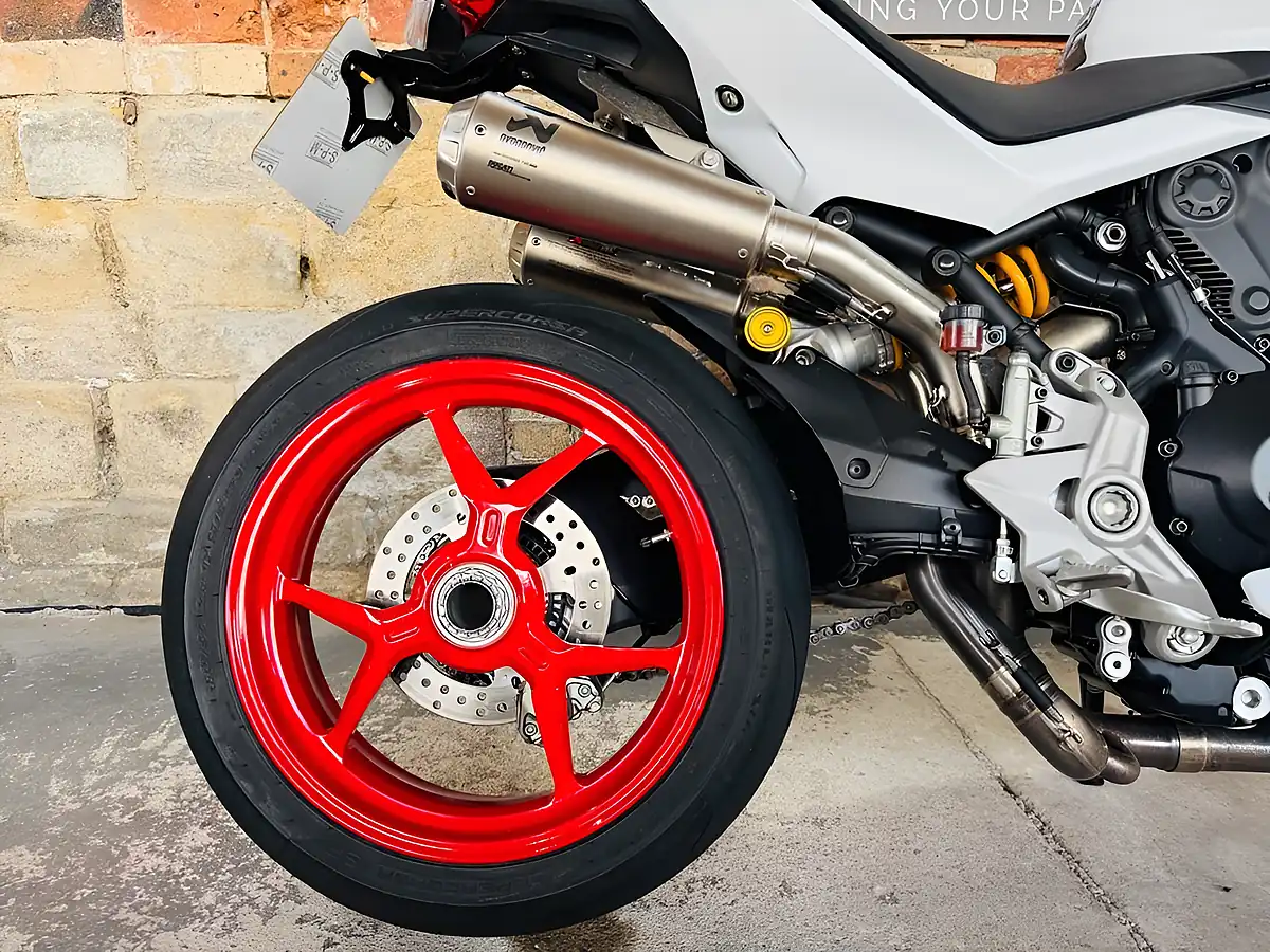 Used 2017 Ducati Supersport S S White - Interior and Exterior details 10