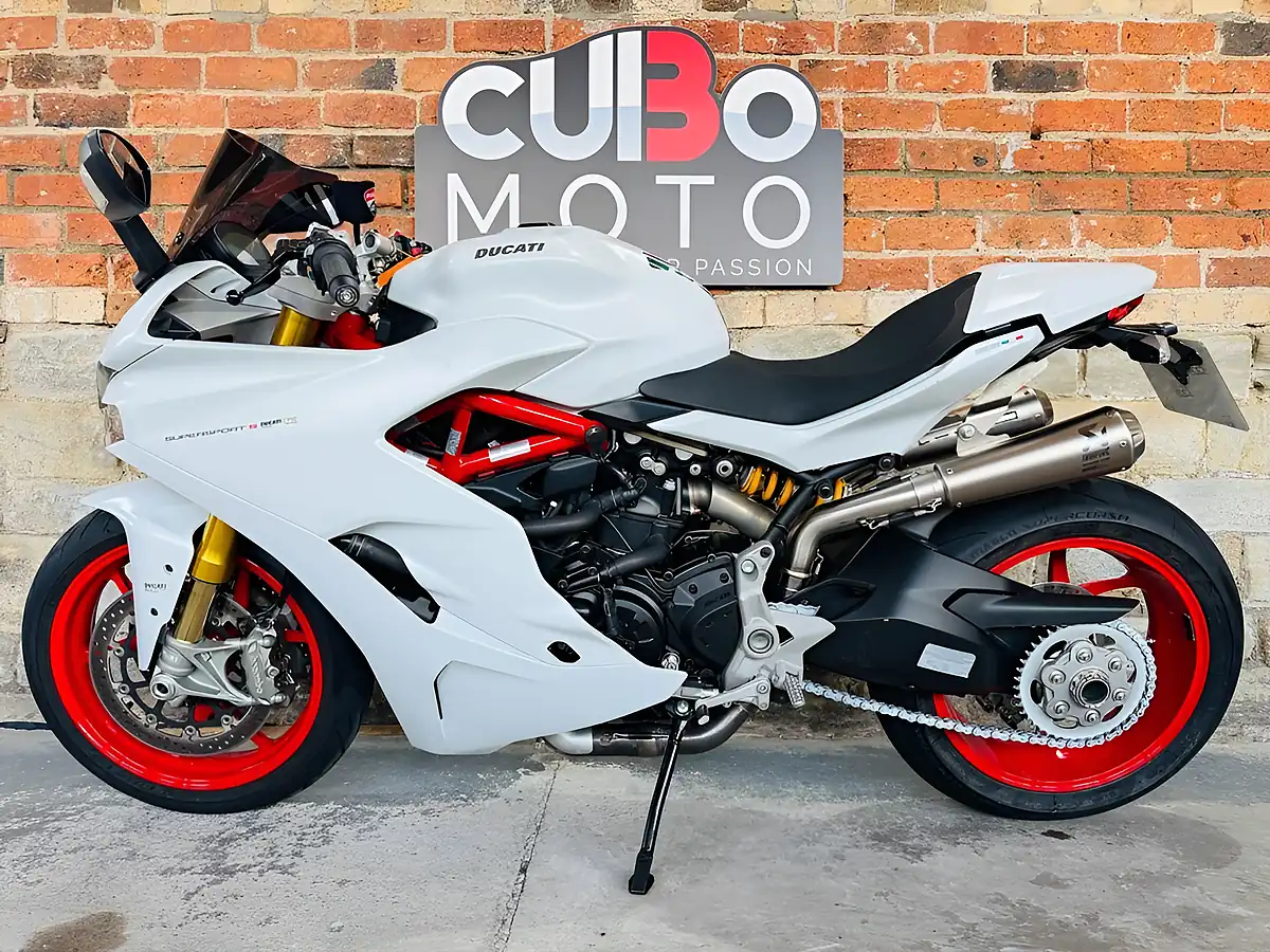 Used 2017 Ducati Supersport S S White - Interior and Exterior details 11