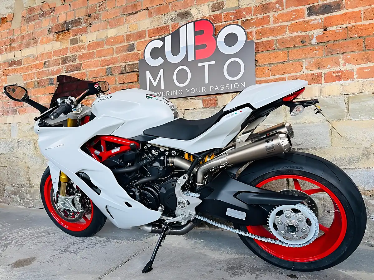 Used 2017 Ducati Supersport S S White - Interior and Exterior details 13