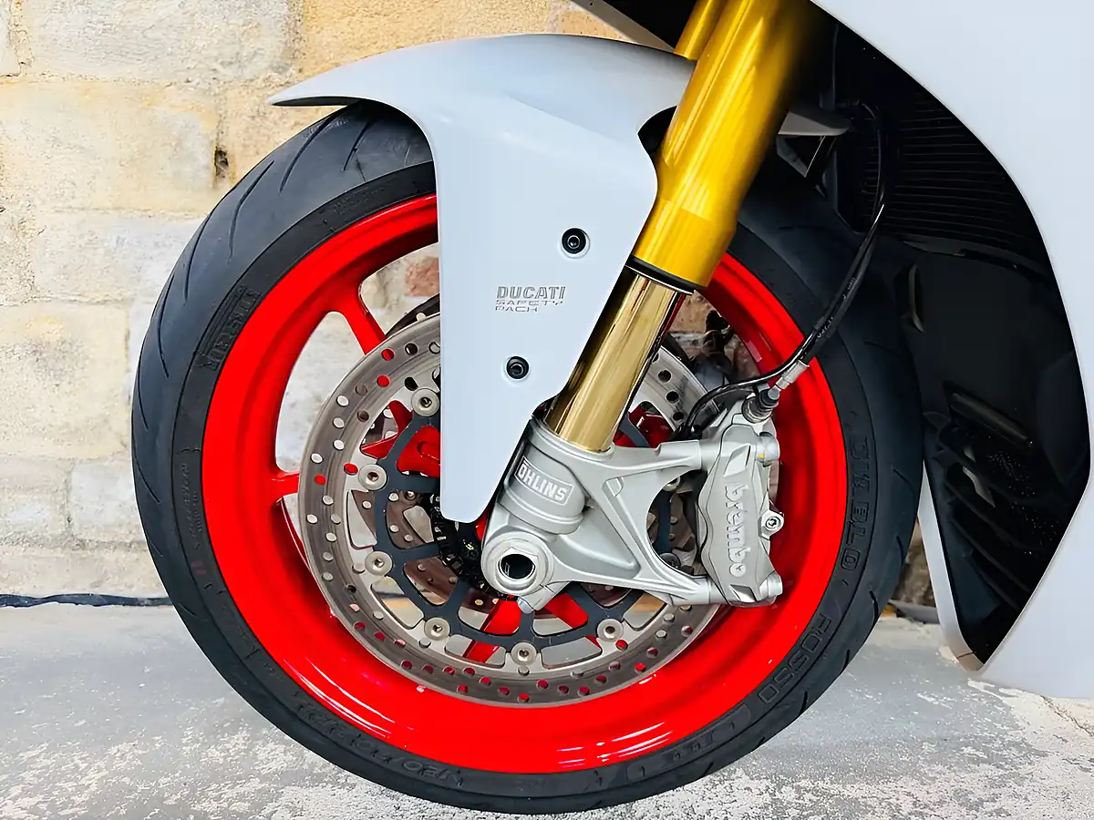 Used 2017 Ducati Supersport S S White - Interior and Exterior details 14