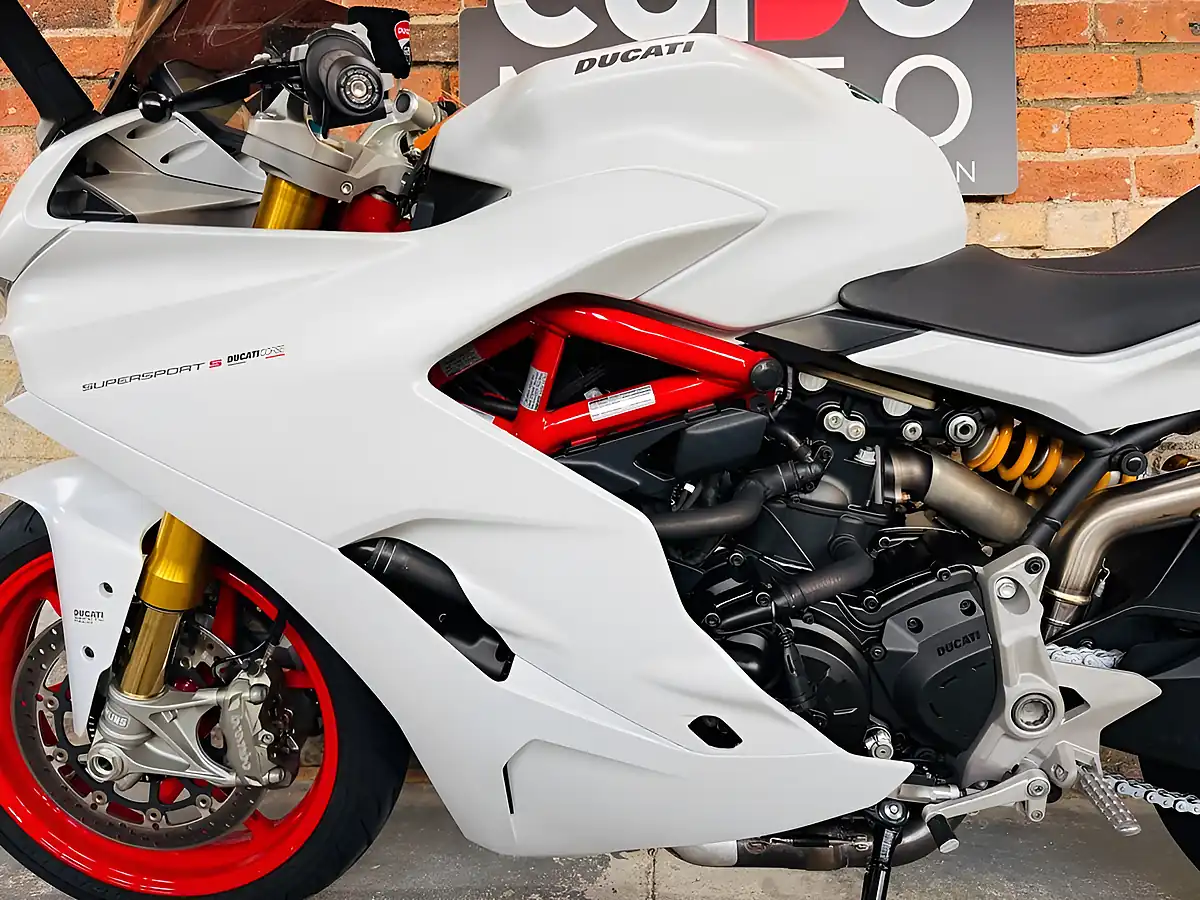 Used 2017 Ducati Supersport S S White - Interior and Exterior details 16