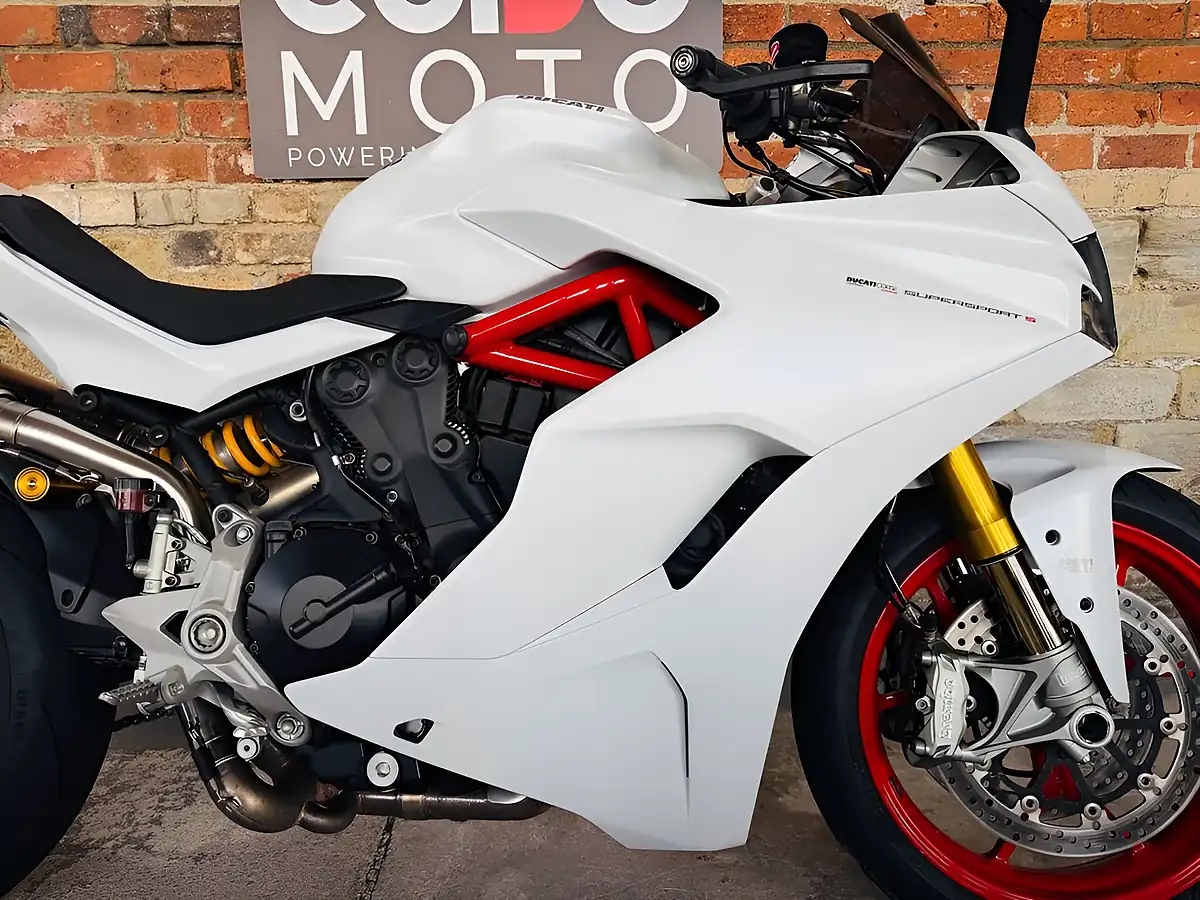 Used 2017 Ducati Supersport S S White - Interior and Exterior details 7