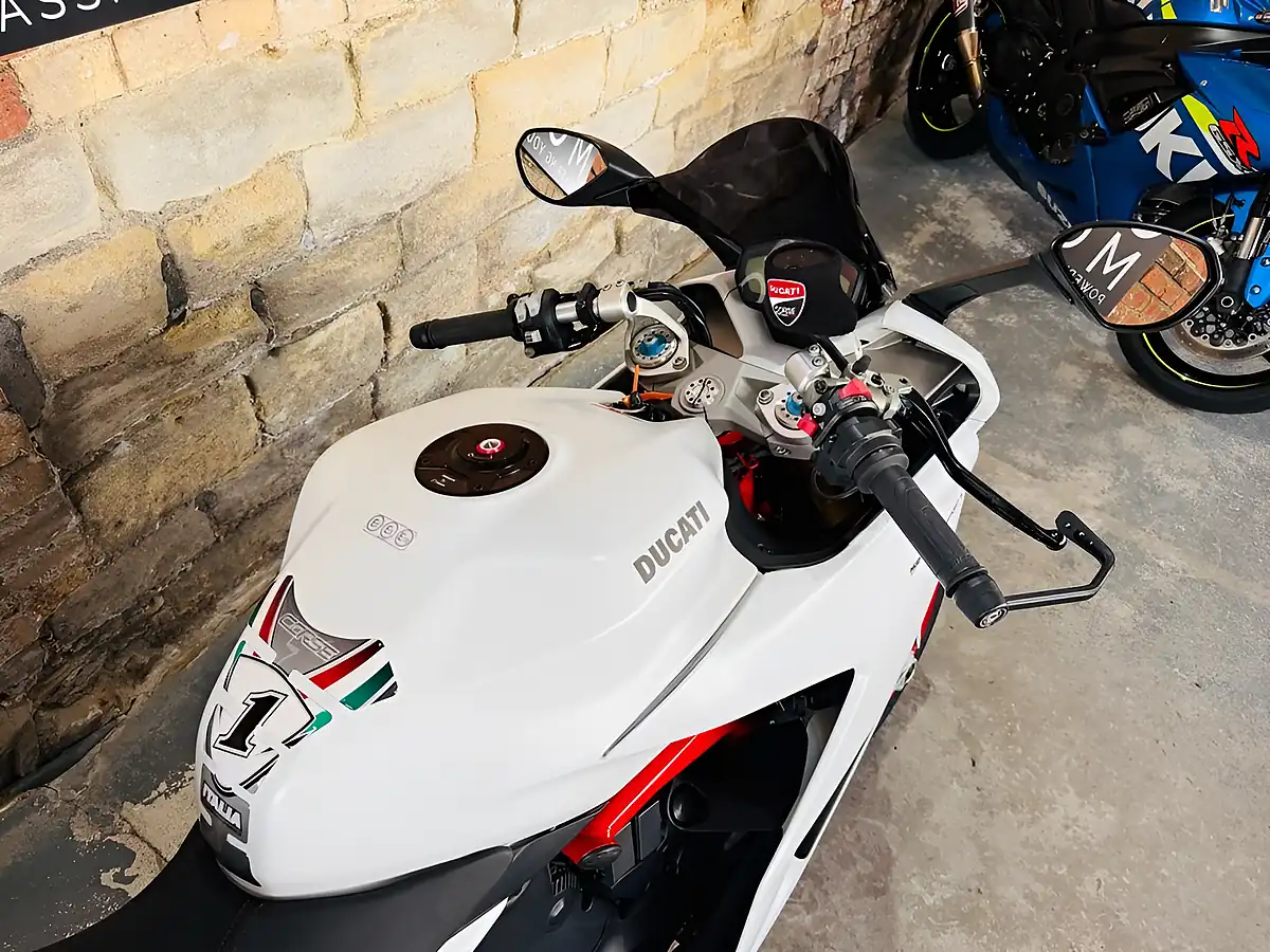Used 2017 Ducati Supersport S S White - Interior and Exterior details 8