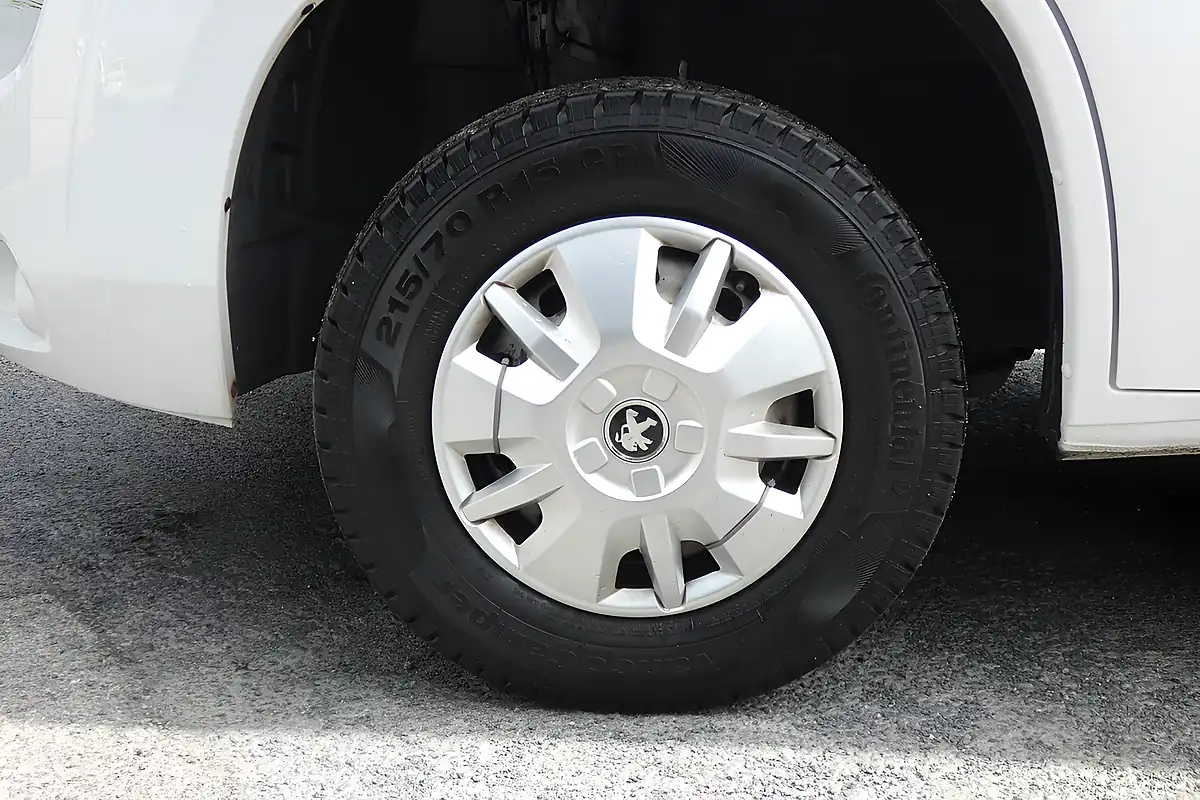 Used 2017 Elddis Autoquest 175 White - Interior and Exterior details 6