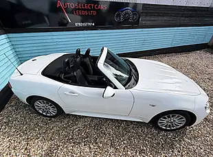 Used 2017 Fiat 124 Spider Classica Ice White - Interior and Exterior details 12