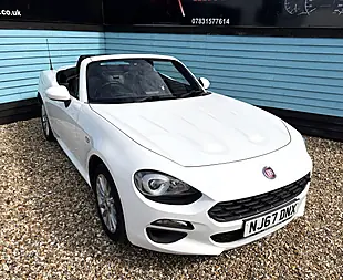 Used 2017 Fiat 124 Spider Classica Ice White - Interior and Exterior details 4