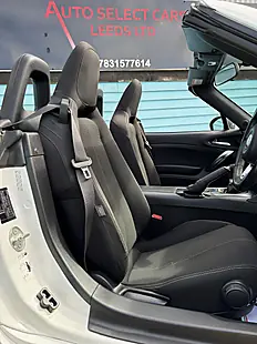 Used 2017 Fiat 124 Spider Classica Ice White - Interior and Exterior details 9