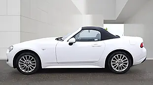 Used 2017 Fiat 124 Spider Classica White - Interior and Exterior details 10