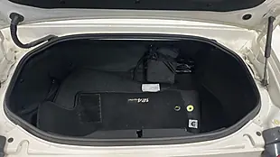 Used 2017 Fiat 124 Spider Classica White - Interior and Exterior details 14