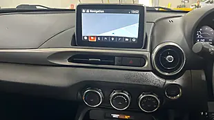Used 2017 Fiat 124 Spider Classica White - Interior and Exterior details 2