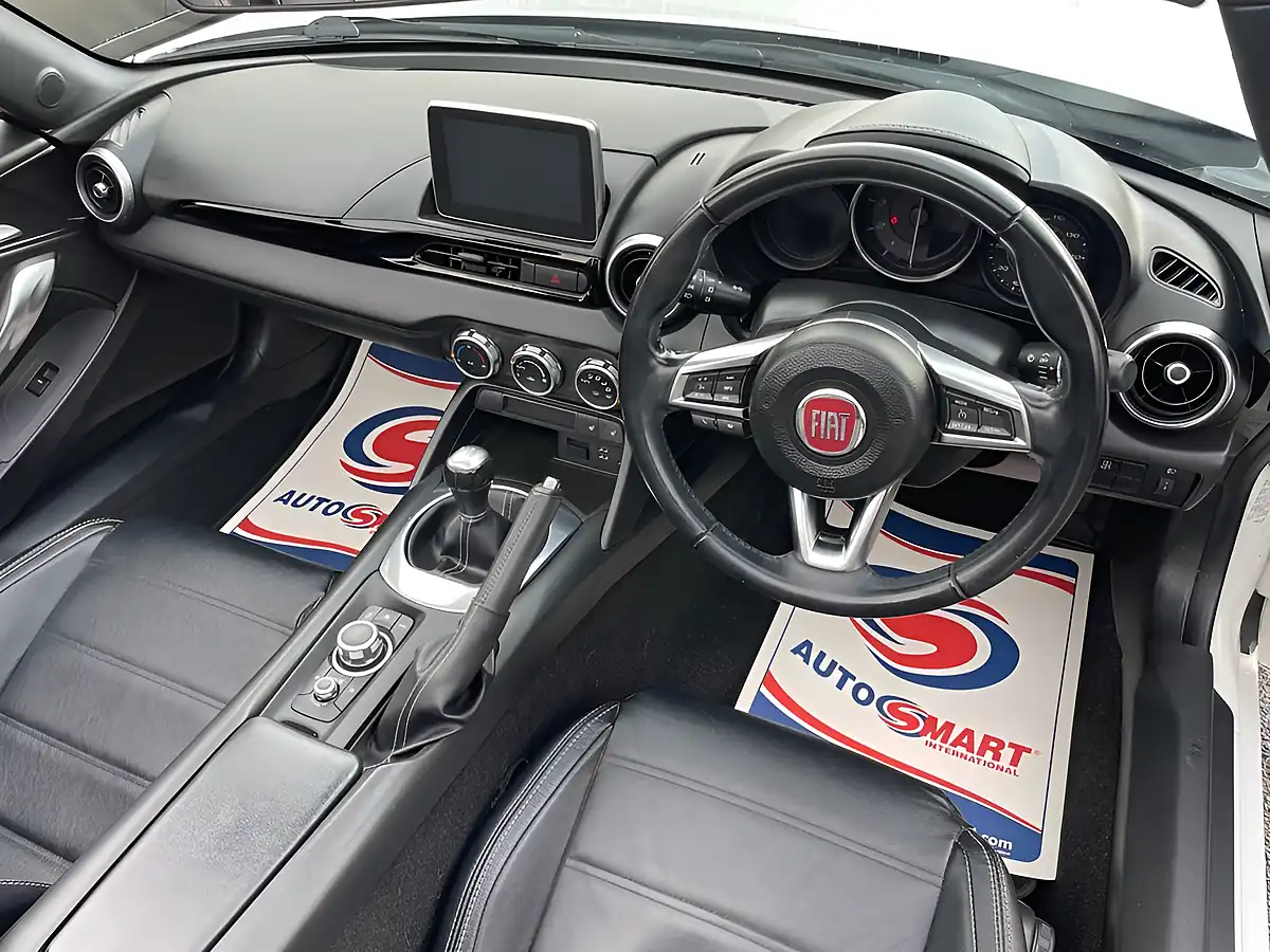Used 2017 Fiat 124 Spider Lusso White - Interior and Exterior details 13