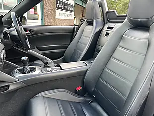 Used 2017 Fiat 124 Spider Lusso White - Interior and Exterior details 14