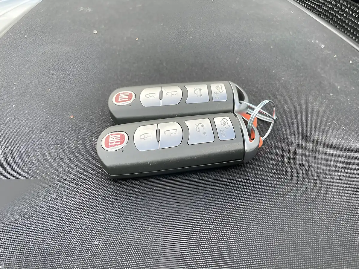 Used 2017 Fiat 124 Spider Lusso White - Interior and Exterior details 19