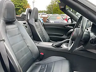 Used 2017 Fiat 124 Spider Lusso White - Interior and Exterior details 2