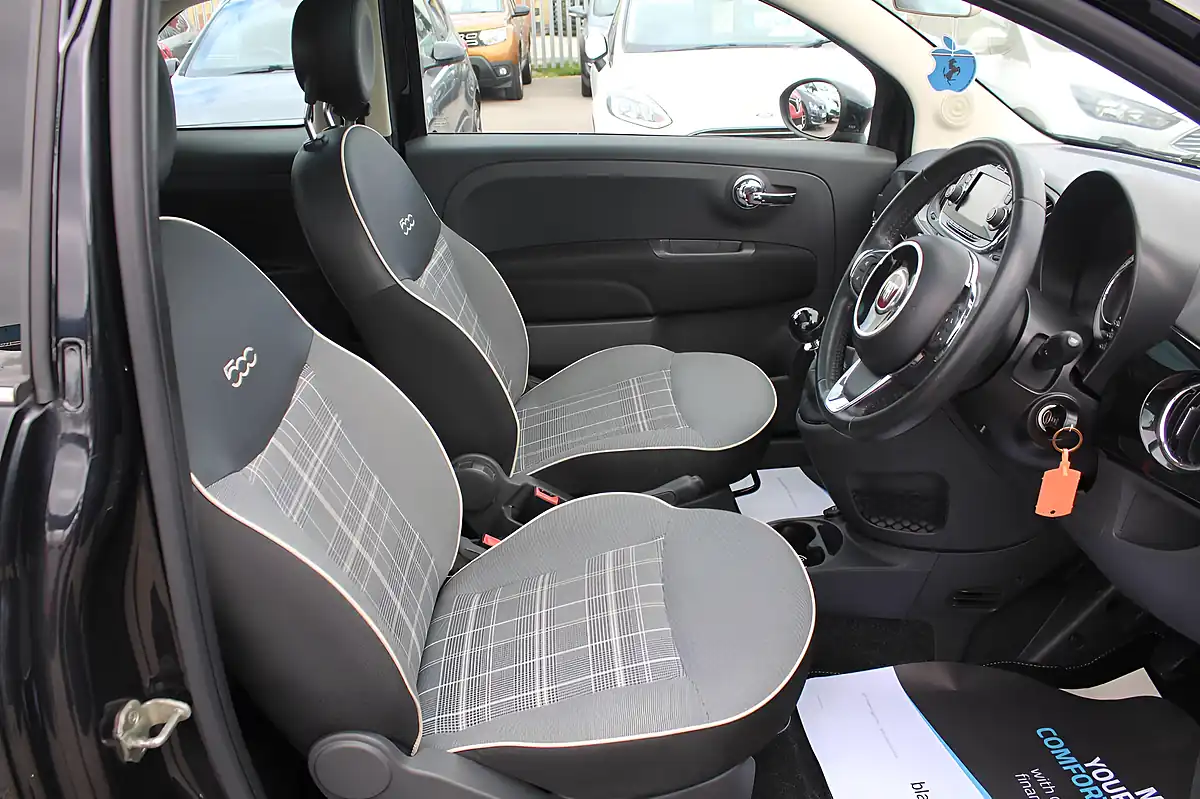 Used 2017 Fiat 500 Lounge Black - Interior and Exterior details 11