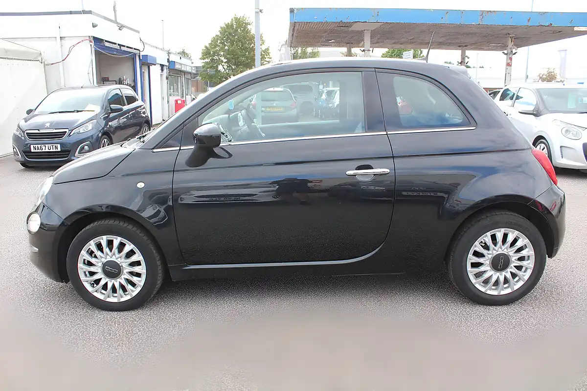 Used 2017 Fiat 500 Lounge Black - Interior and Exterior details 7