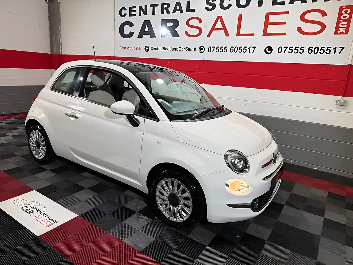 Used 2017 Fiat 500 Lounge Bossa Nova White - Front View