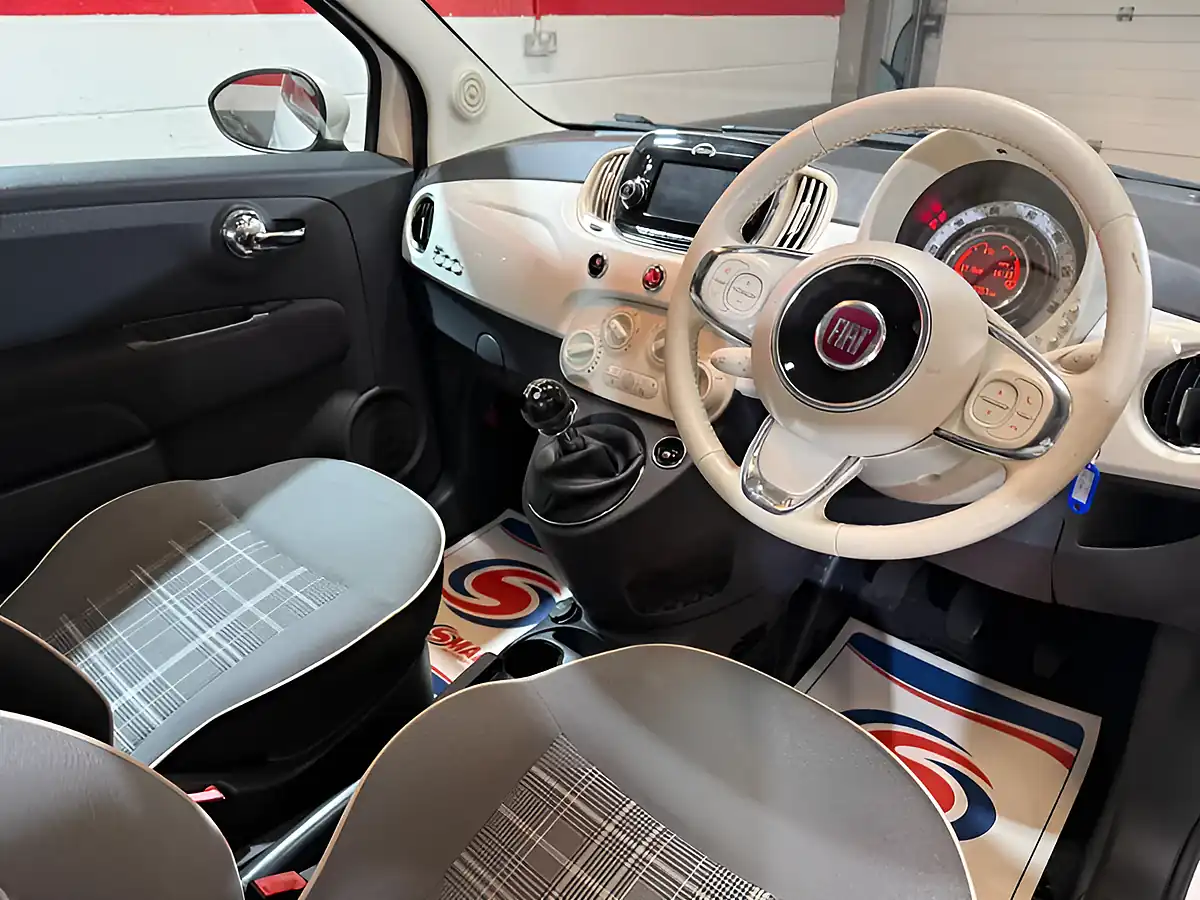 Used 2017 Fiat 500 Lounge Bossa Nova White - Interior and Exterior details 11