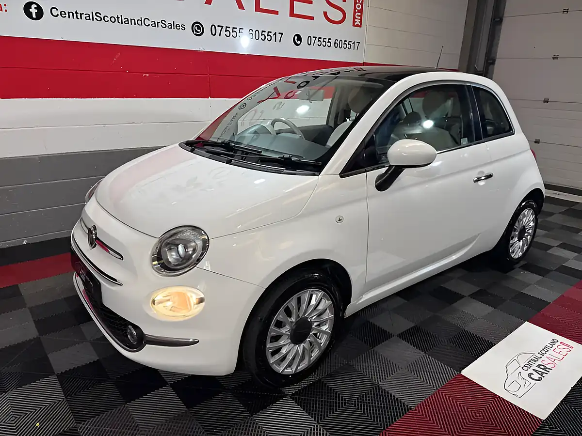 Used 2017 Fiat 500 Lounge Bossa Nova White - Interior and Exterior details 7