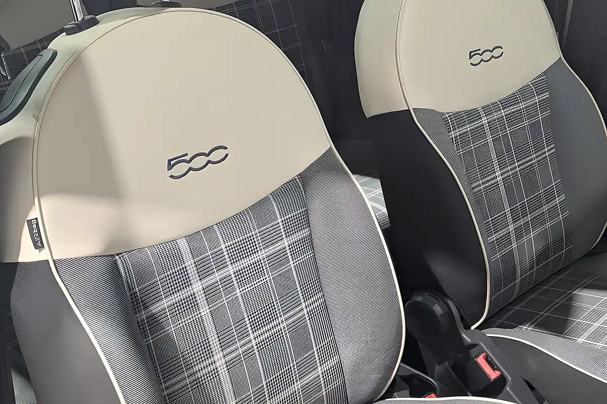 Used 2017 Fiat 500 Lounge Bossa Nova White - Interior and Exterior details 17
