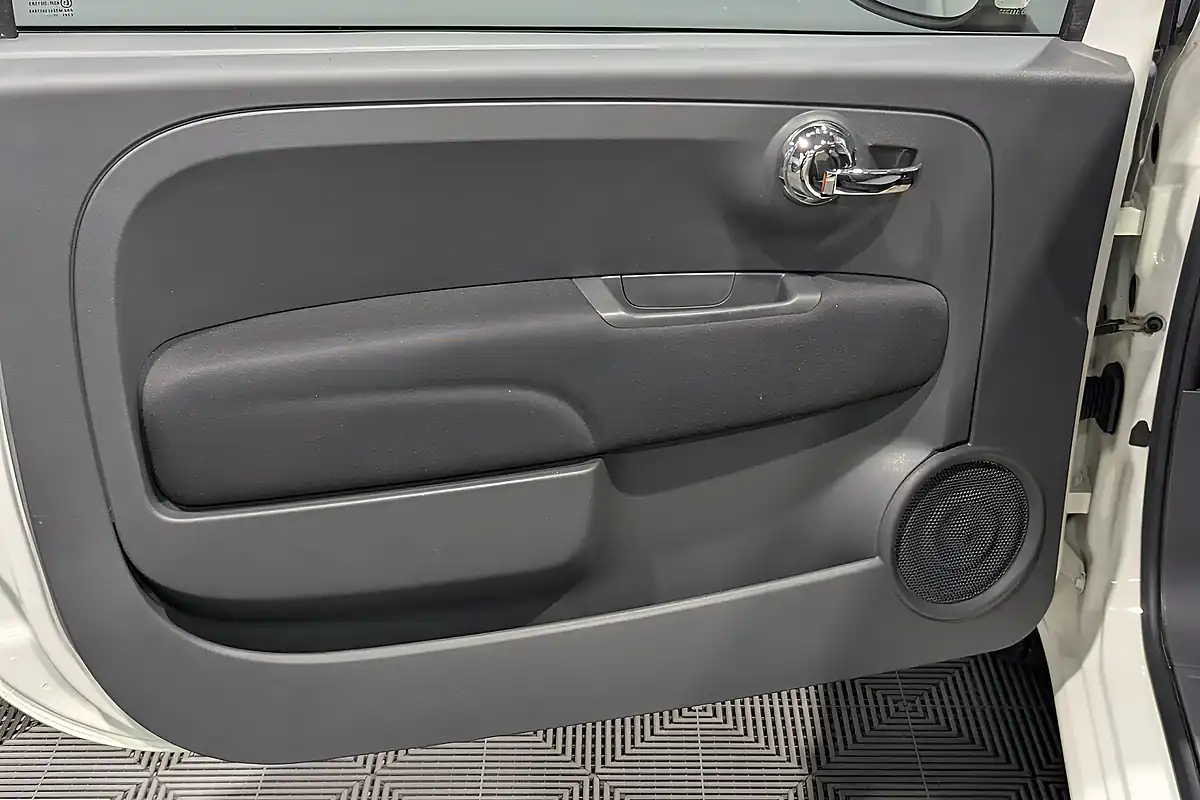 Used 2017 Fiat 500 Lounge Bossa Nova White - Interior and Exterior details 19