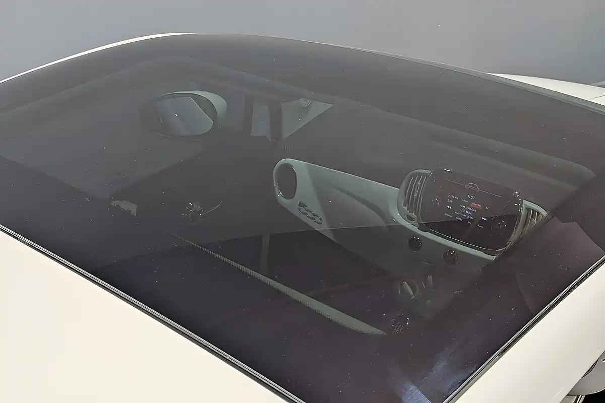 Used 2017 Fiat 500 Lounge Bossa Nova White - Interior and Exterior details 3