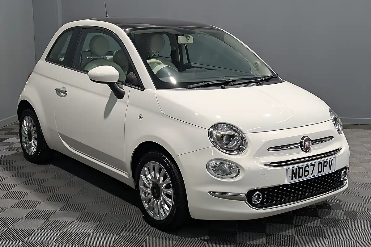 Used 2017 Fiat 500 Lounge Bossa Nova White - Interior and Exterior details 6