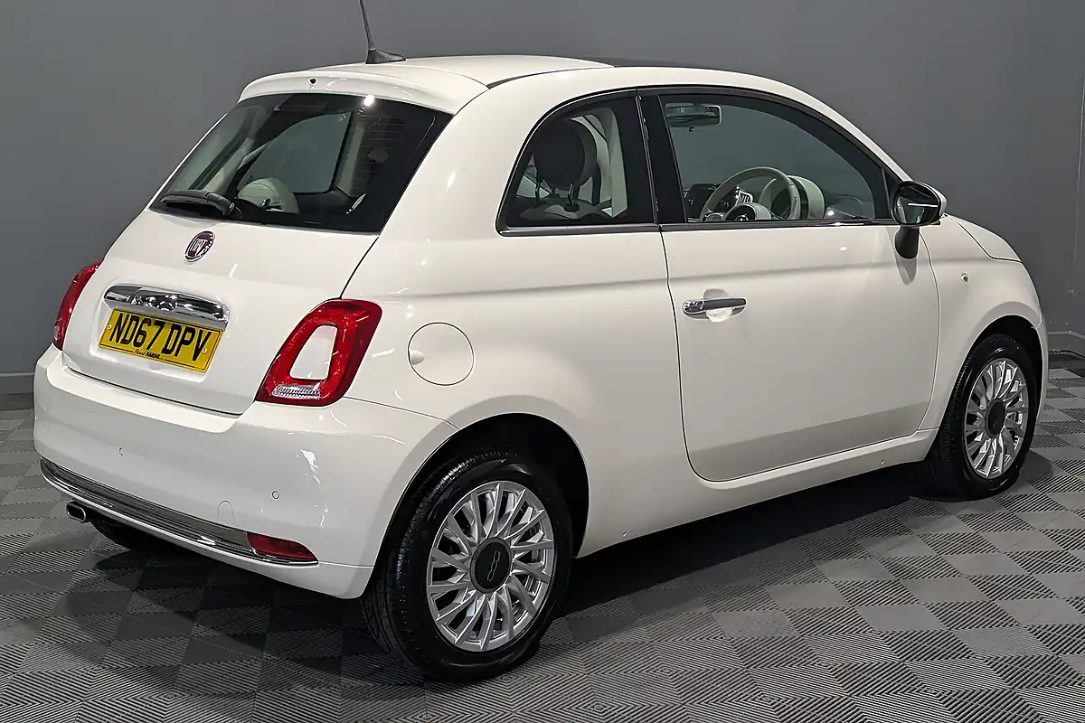 Used 2017 Fiat 500 Lounge Bossa Nova White - Interior and Exterior details 7