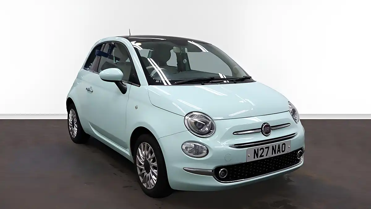 Used 2017 Fiat 500 Lounge Green - Front View