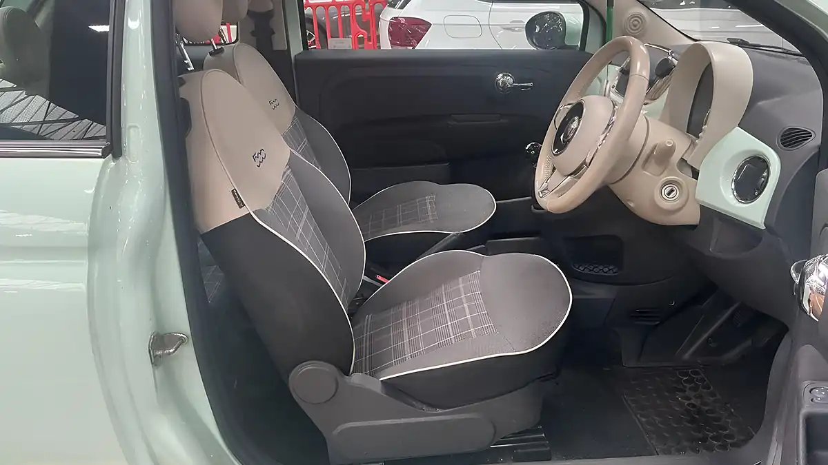 Used 2017 Fiat 500 Lounge Green - Interior and Exterior details 11