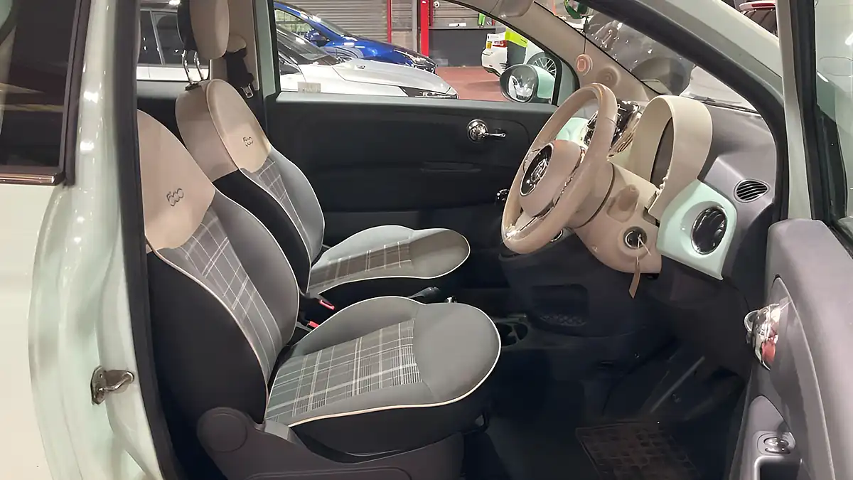 Used 2017 Fiat 500 Lounge Green - Interior and Exterior details 10