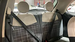 Used 2017 Fiat 500 Lounge Green - Interior and Exterior details 9