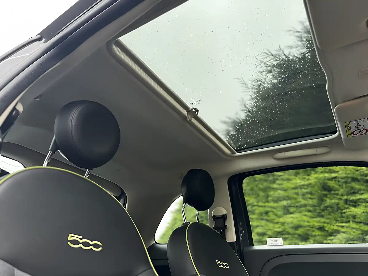 Used 2017 Fiat 500 Lounge Grey - Interior and Exterior details 16